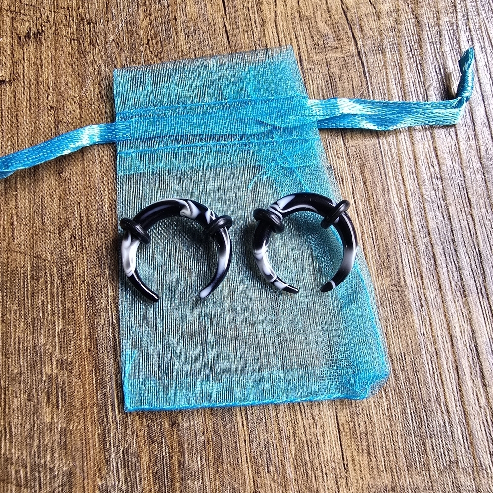 Gauge 6 Black and White Pincher Plug Earrings
